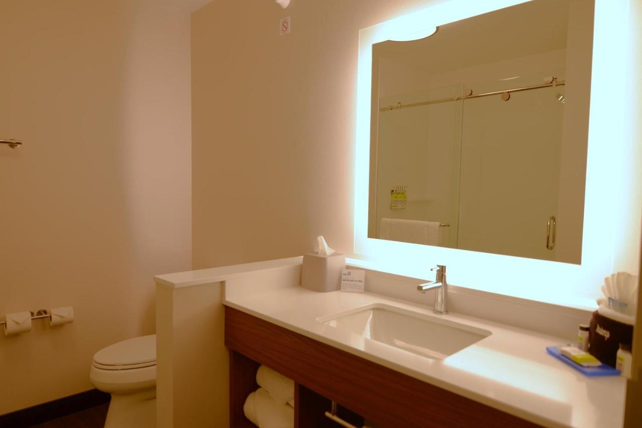 Holiday Inn Express & Suites Onalaska - La Crosse Area By Ihg Esterno foto